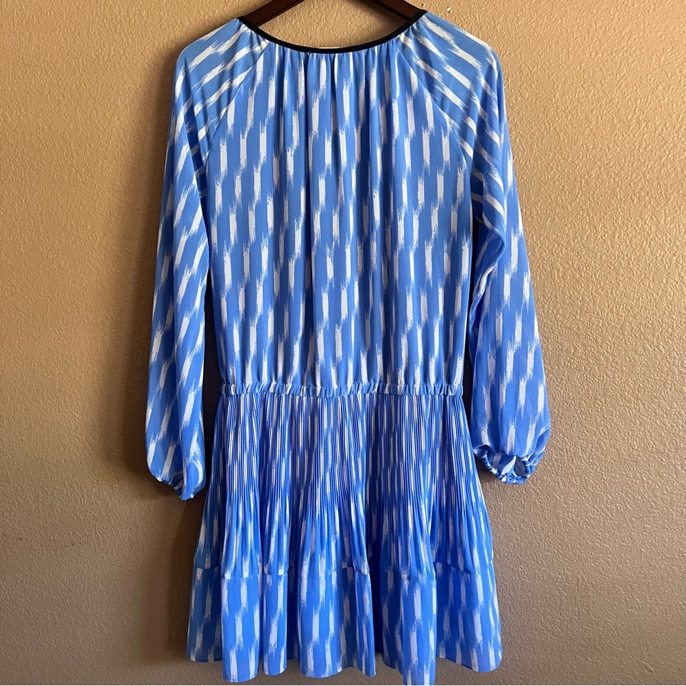 Michael Kors Blue and White Pleated Mini Dress Size Medium - Picture 8 of 10